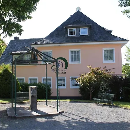 Schoene In Mit Garten *