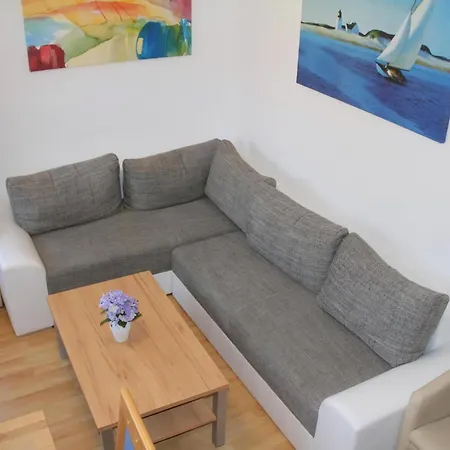 Apartment Schoene In Mit Garten *
